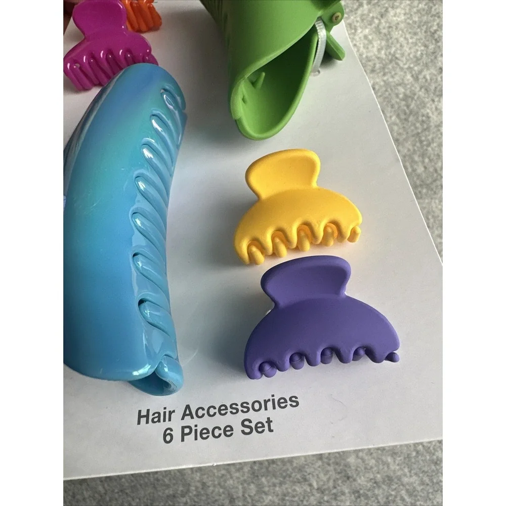 New Time And Tru Hair Claw Clip Lot of 2 Sets Colorful Retro Artsy Teacher Lg Sm